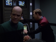 extant_StarTrek_VOY_5x11-LatentImage_02533.jpg