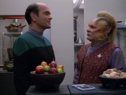 extant_StarTrek_VOY_5x11-LatentImage_02807.jpg