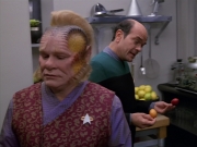extant_StarTrek_VOY_5x11-LatentImage_02841.jpg