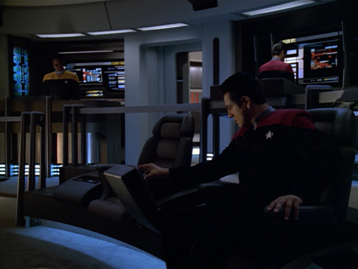 extant_StarTrek_VOY_5x12-BrideOfChaotica_00501.jpg