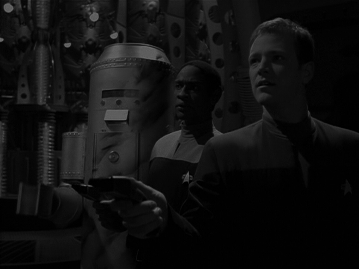 extant_StarTrek_VOY_5x12-BrideOfChaotica_01783.jpg