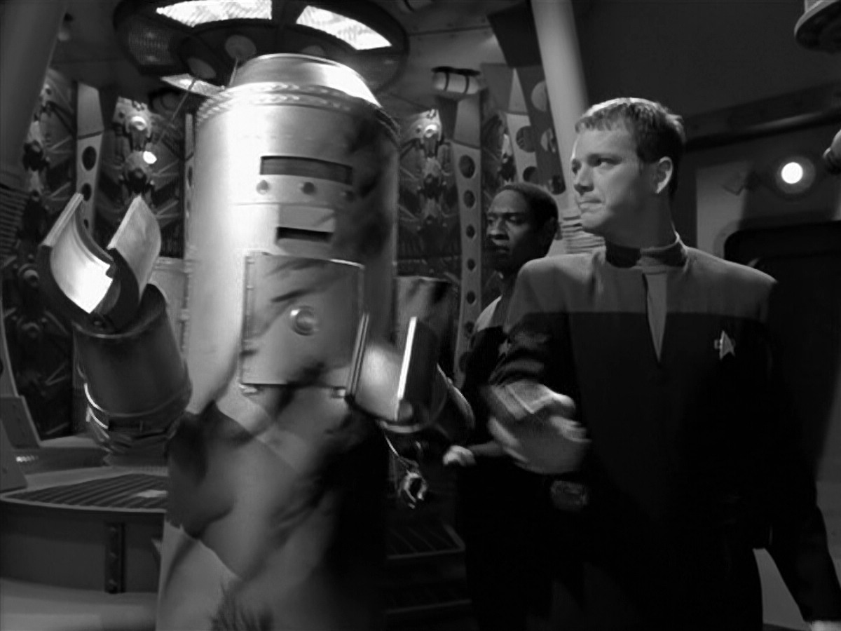 extant_StarTrek_VOY_5x12-BrideOfChaotica_01789.jpg