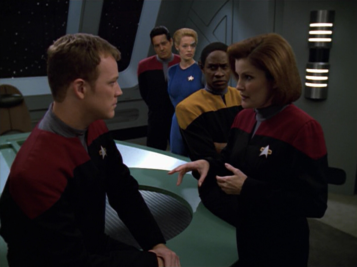 extant_StarTrek_VOY_5x12-BrideOfChaotica_01931.jpg