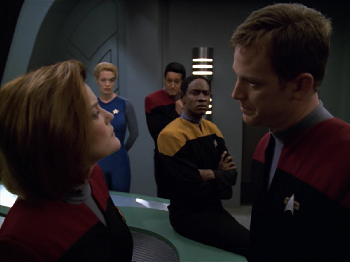 extant_StarTrek_VOY_5x12-BrideOfChaotica_01968.jpg