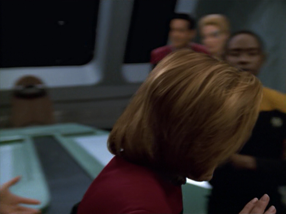 extant_StarTrek_VOY_5x12-BrideOfChaotica_02115.jpg