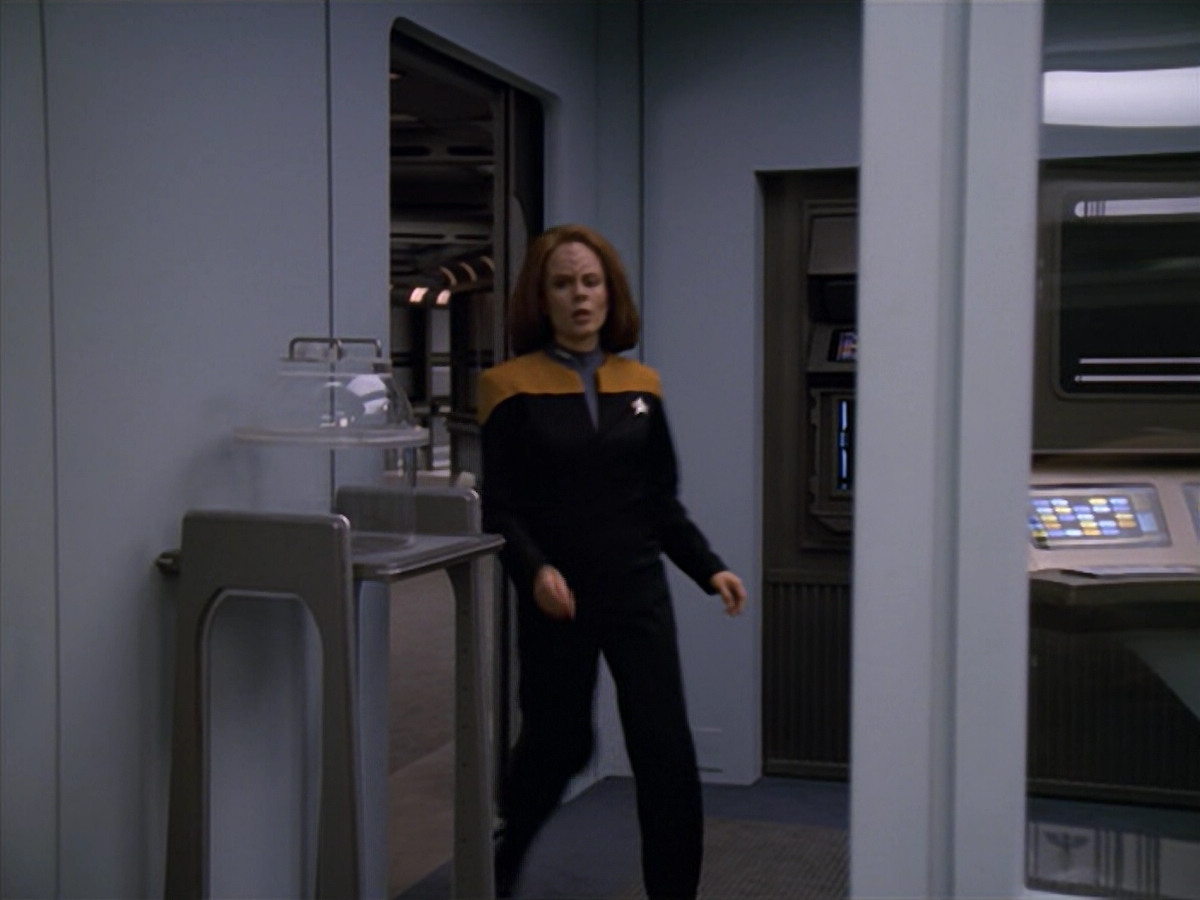 extant_StarTrek_VOY_5x12-BrideOfChaotica_02154.jpg