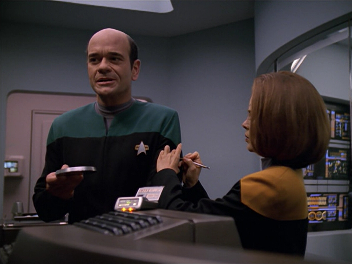 extant_StarTrek_VOY_5x12-BrideOfChaotica_02200.jpg