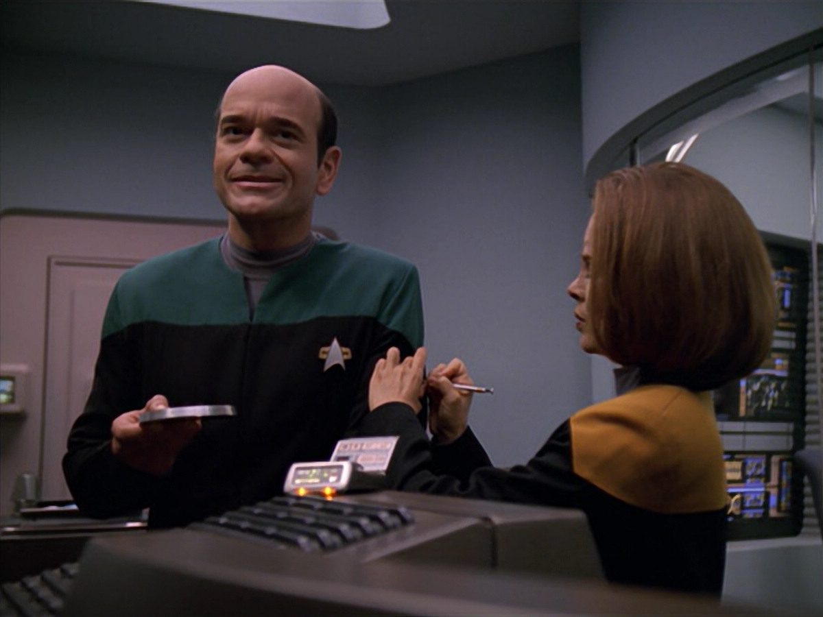 extant_StarTrek_VOY_5x12-BrideOfChaotica_02201.jpg