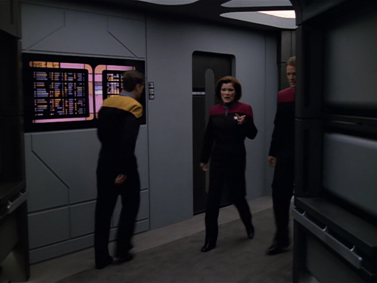 extant_StarTrek_VOY_5x12-BrideOfChaotica_02232.jpg