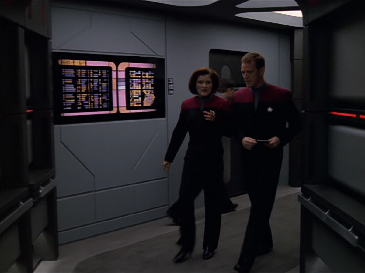 extant_StarTrek_VOY_5x12-BrideOfChaotica_02233.jpg