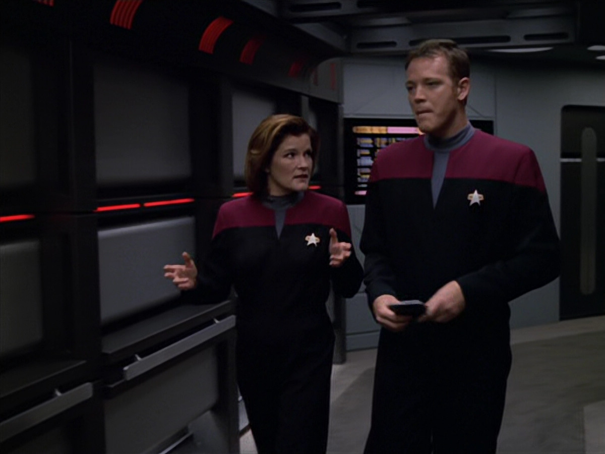 extant_StarTrek_VOY_5x12-BrideOfChaotica_02237.jpg