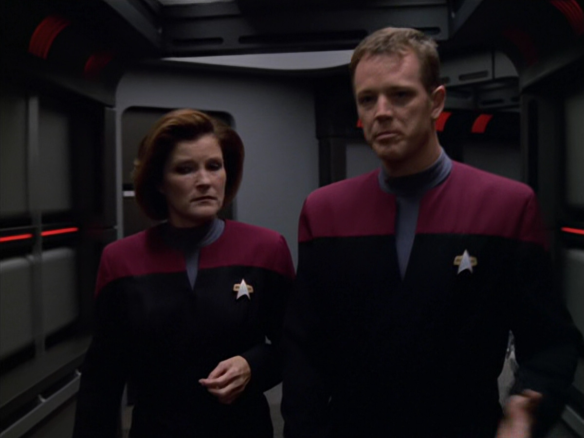 extant_StarTrek_VOY_5x12-BrideOfChaotica_02244.jpg