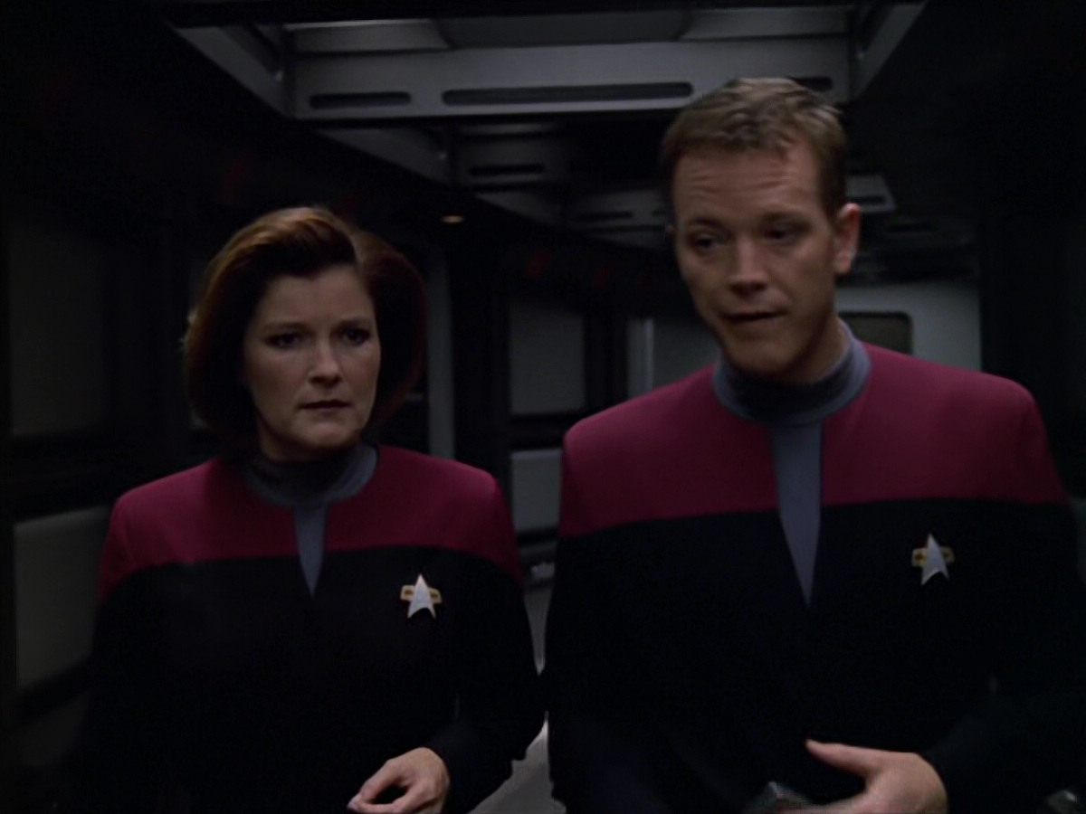 extant_StarTrek_VOY_5x12-BrideOfChaotica_02252.jpg