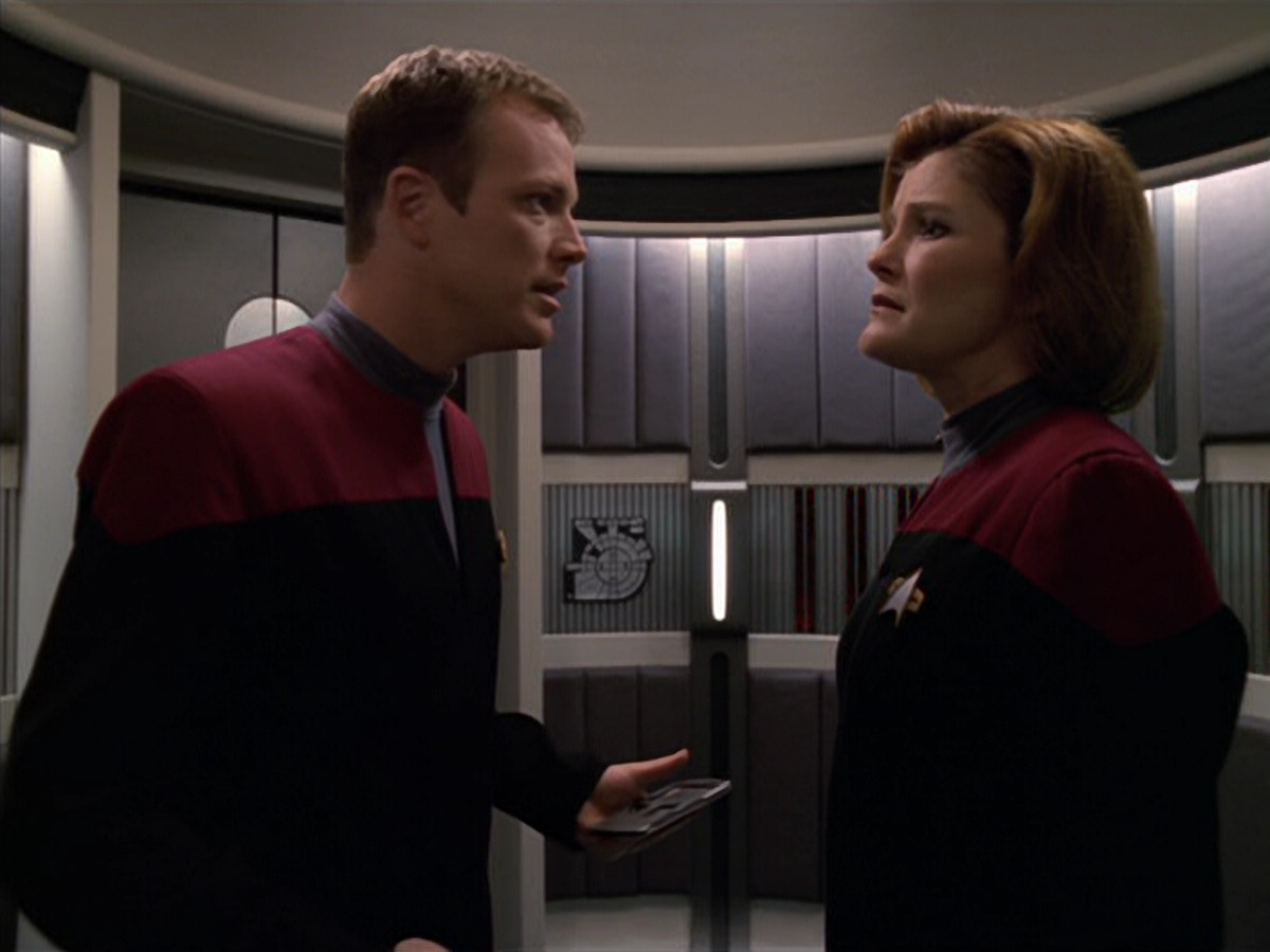 extant_StarTrek_VOY_5x12-BrideOfChaotica_02313.jpg