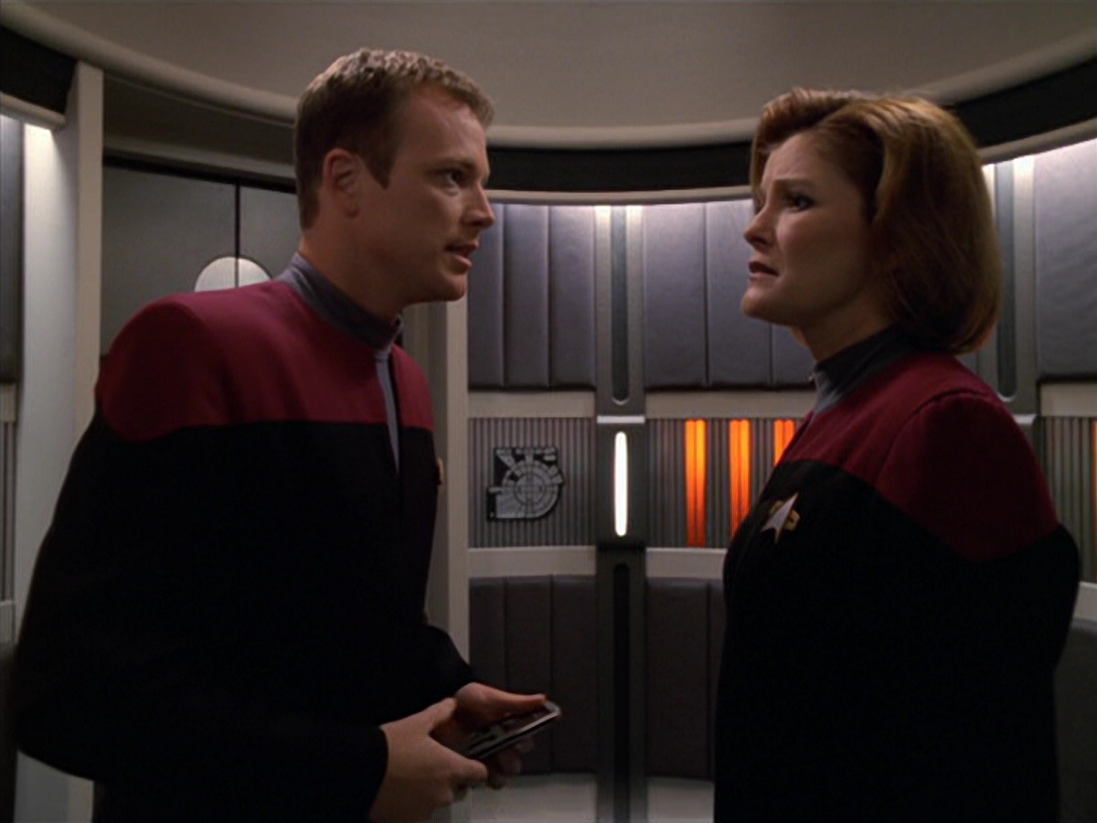 extant_StarTrek_VOY_5x12-BrideOfChaotica_02314.jpg