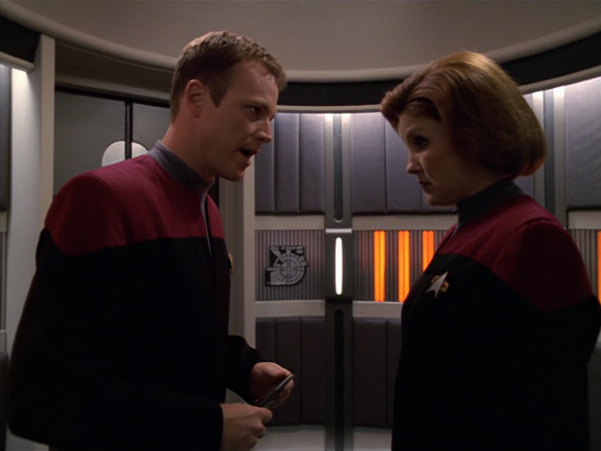 extant_StarTrek_VOY_5x12-BrideOfChaotica_02321.jpg