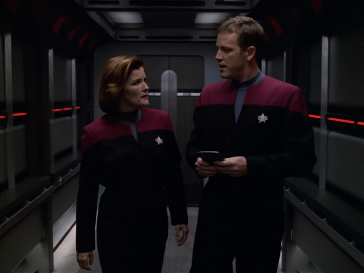 extant_StarTrek_VOY_5x12-BrideOfChaotica_02330.jpg