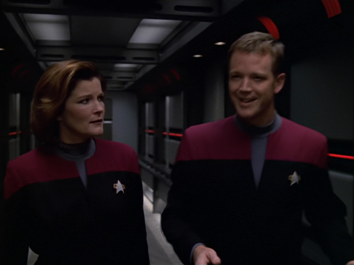 extant_StarTrek_VOY_5x12-BrideOfChaotica_02337.jpg