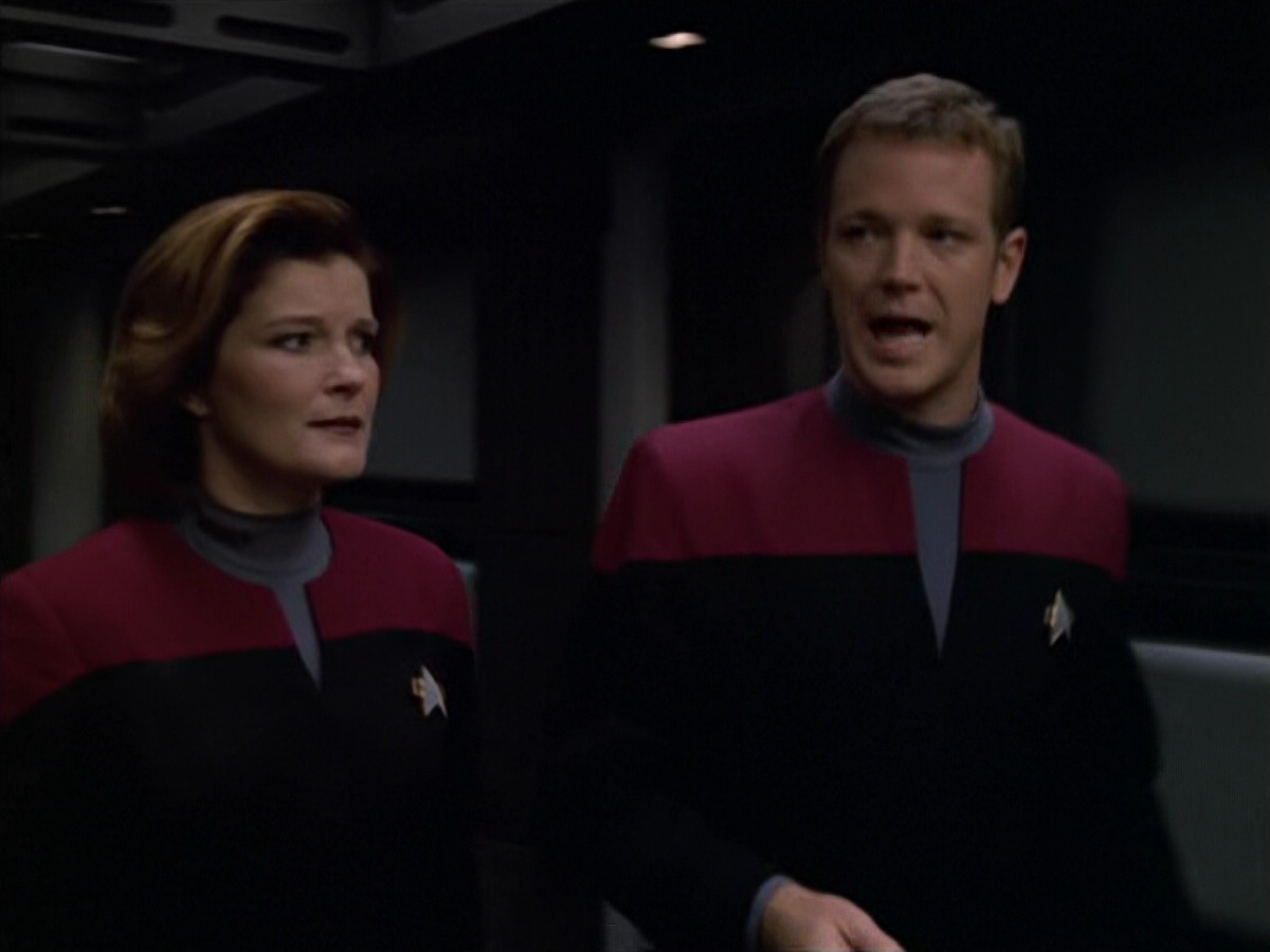 extant_StarTrek_VOY_5x12-BrideOfChaotica_02339.jpg