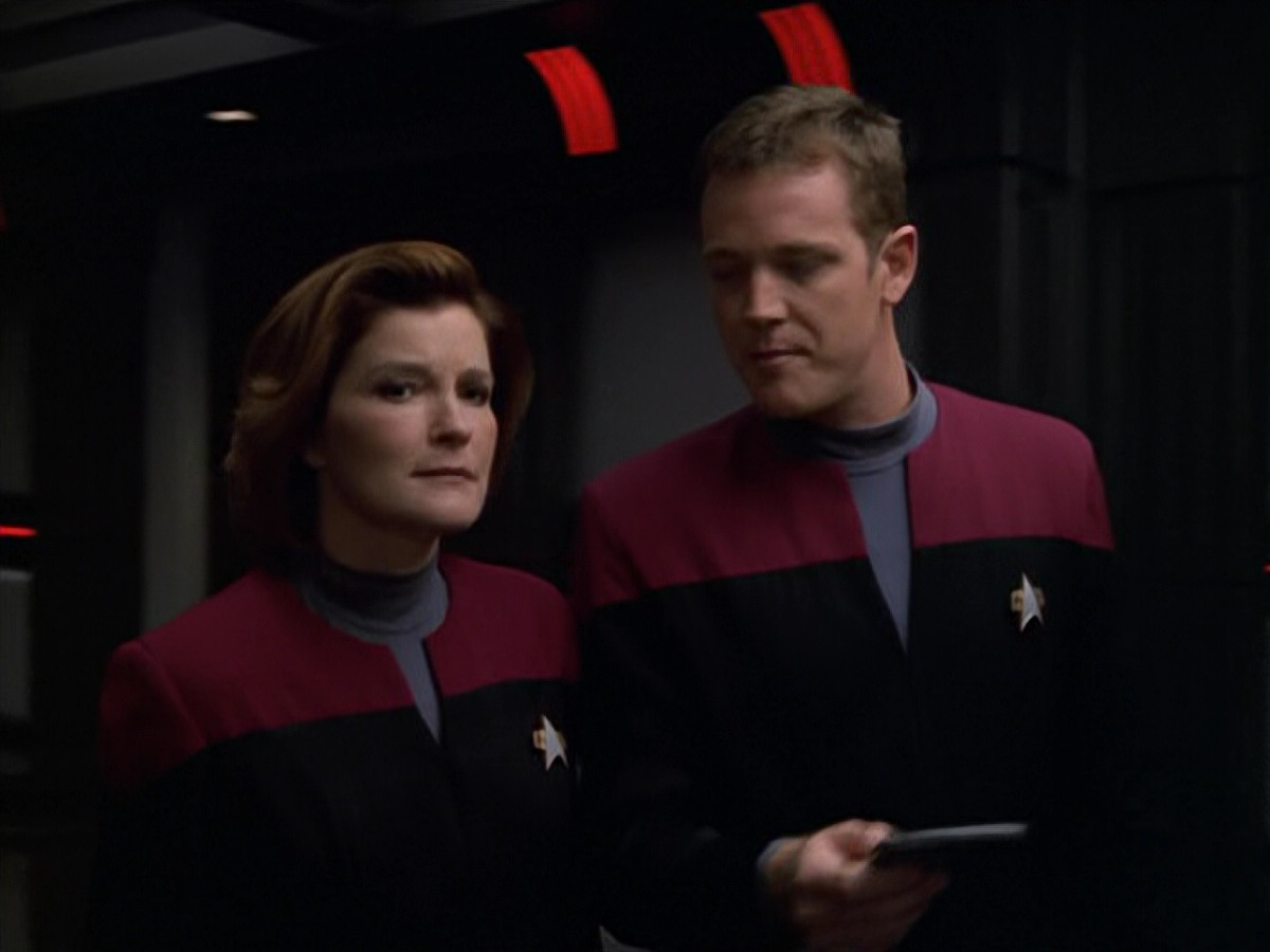 extant_StarTrek_VOY_5x12-BrideOfChaotica_02340.jpg