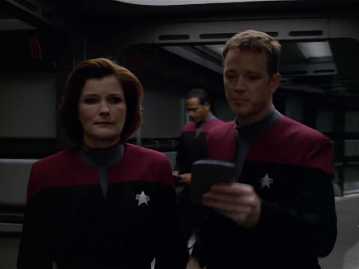 extant_StarTrek_VOY_5x12-BrideOfChaotica_02342.jpg
