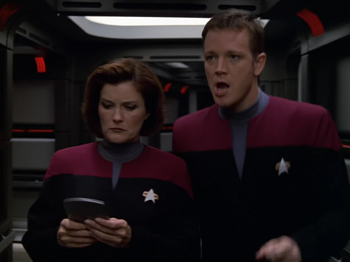 extant_StarTrek_VOY_5x12-BrideOfChaotica_02345.jpg