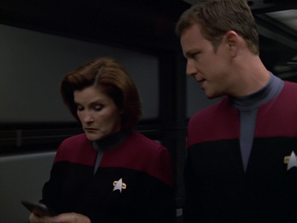 extant_StarTrek_VOY_5x12-BrideOfChaotica_02356.jpg