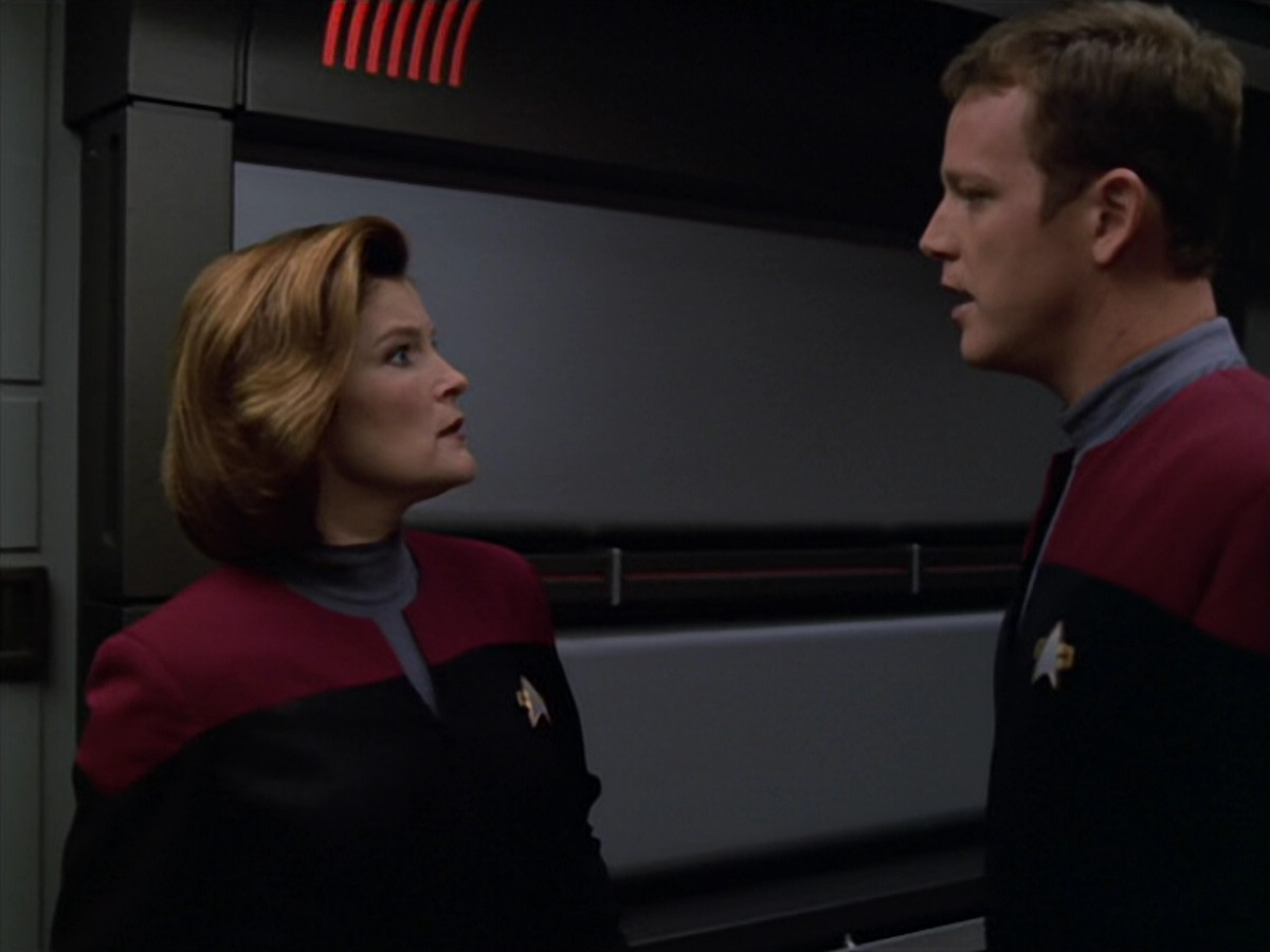 extant_StarTrek_VOY_5x12-BrideOfChaotica_02359.jpg