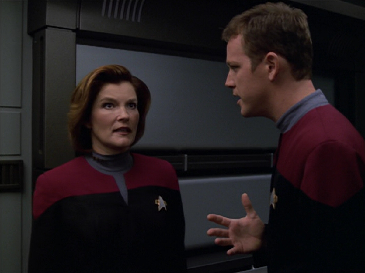 extant_StarTrek_VOY_5x12-BrideOfChaotica_02374.jpg