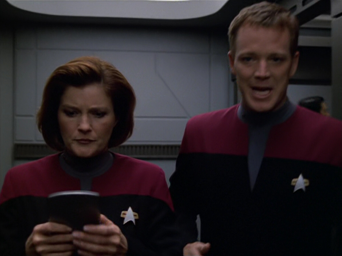 extant_StarTrek_VOY_5x12-BrideOfChaotica_02379.jpg