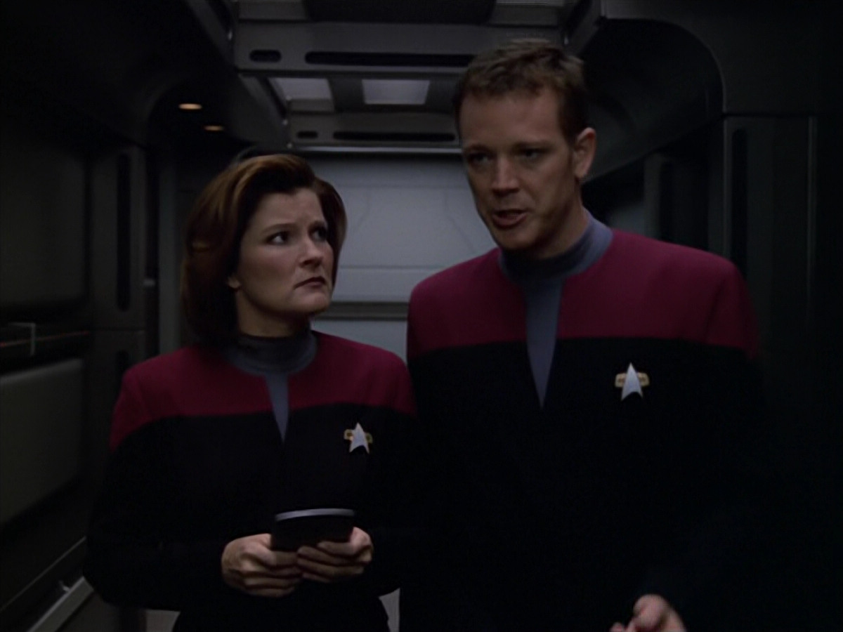 extant_StarTrek_VOY_5x12-BrideOfChaotica_02385.jpg