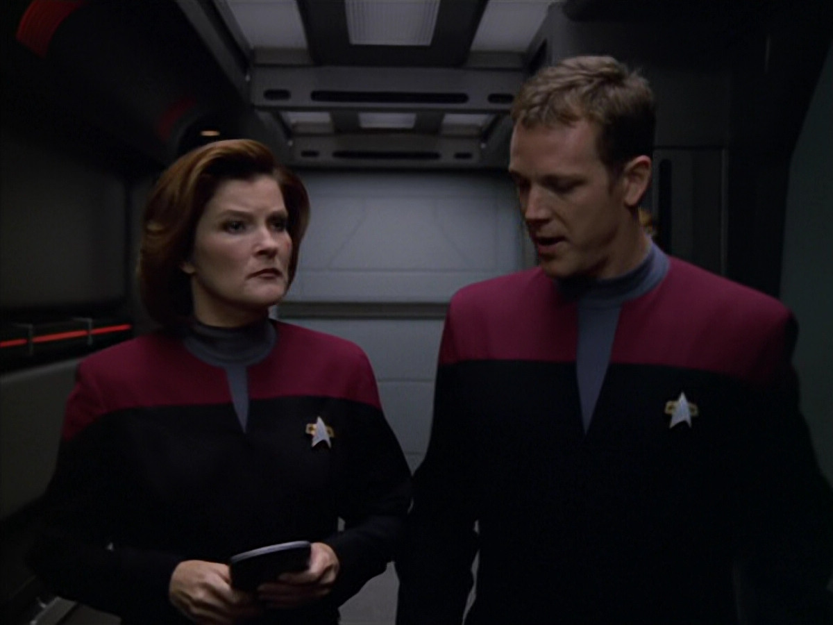 extant_StarTrek_VOY_5x12-BrideOfChaotica_02386.jpg