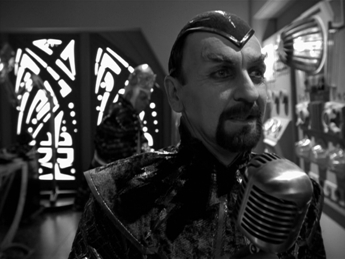 extant_StarTrek_VOY_5x12-BrideOfChaotica_02450.jpg