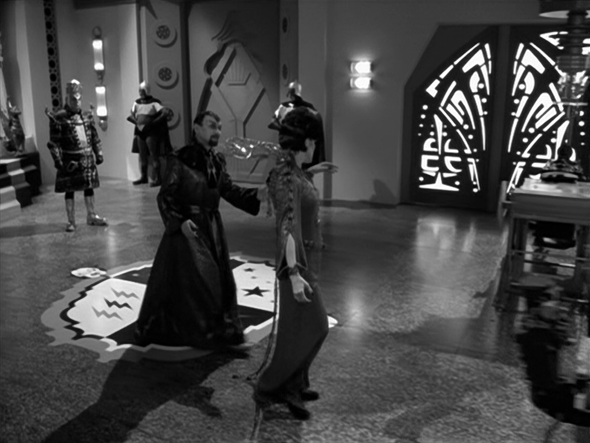 extant_StarTrek_VOY_5x12-BrideOfChaotica_02780.jpg
