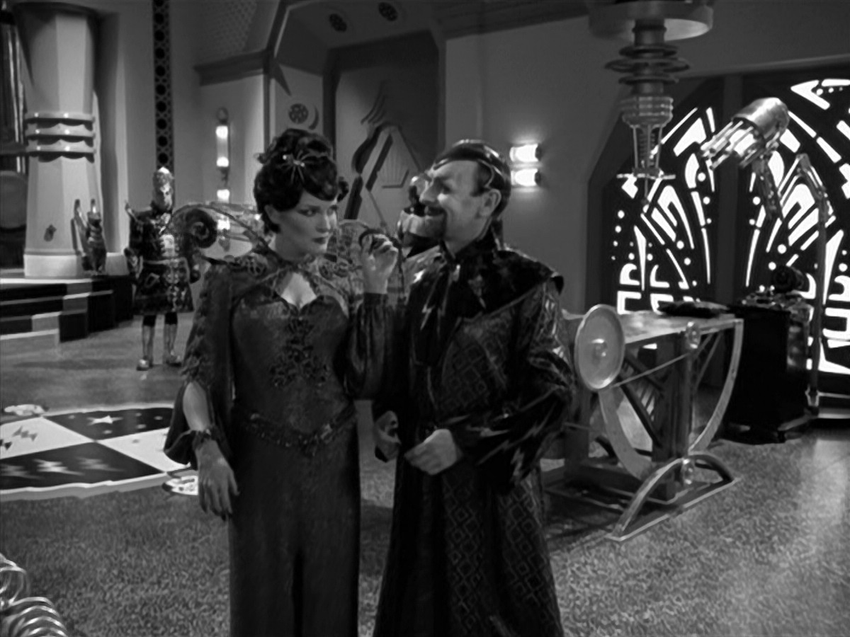 extant_StarTrek_VOY_5x12-BrideOfChaotica_02789.jpg