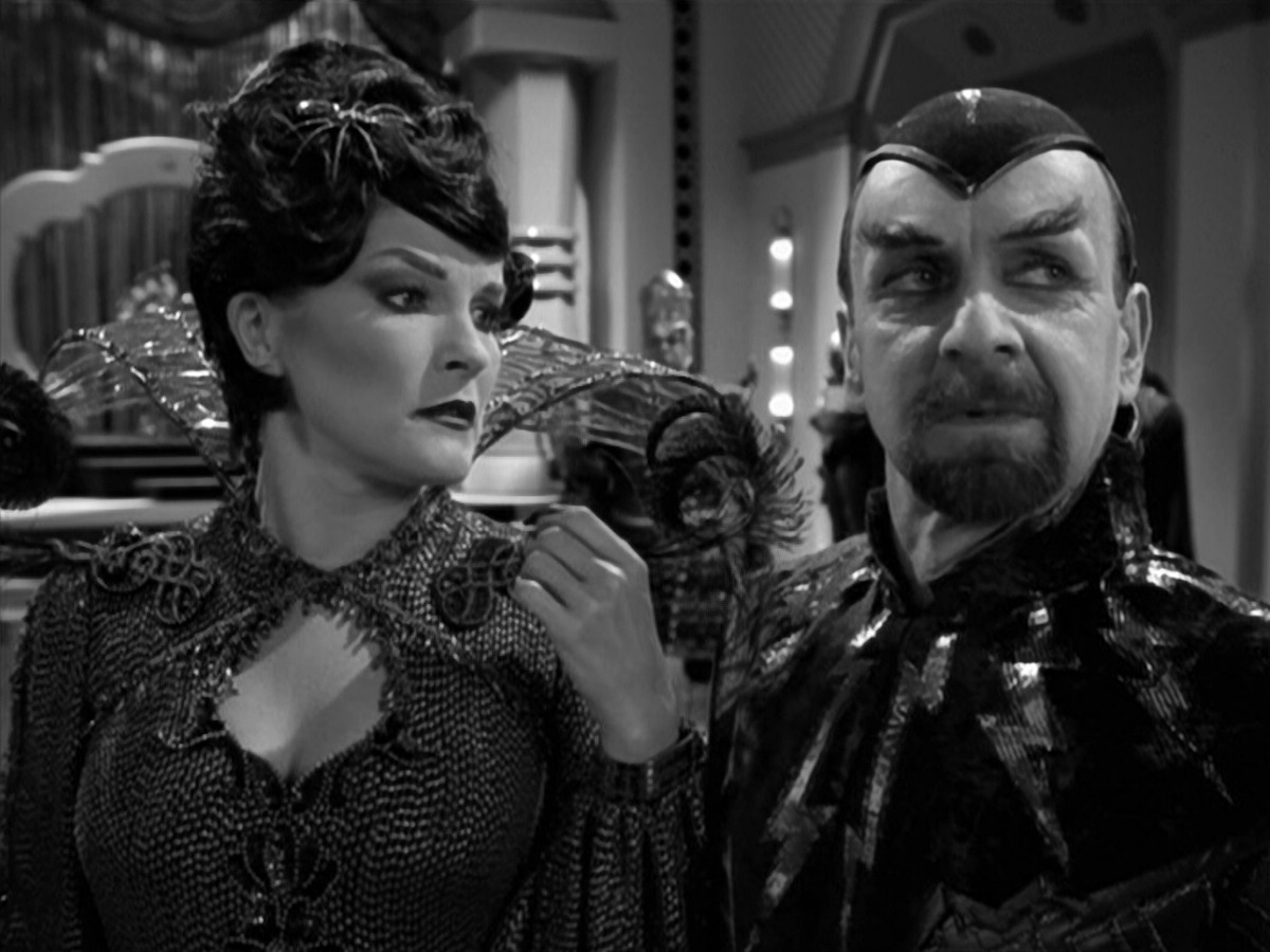 extant_StarTrek_VOY_5x12-BrideOfChaotica_02801.jpg