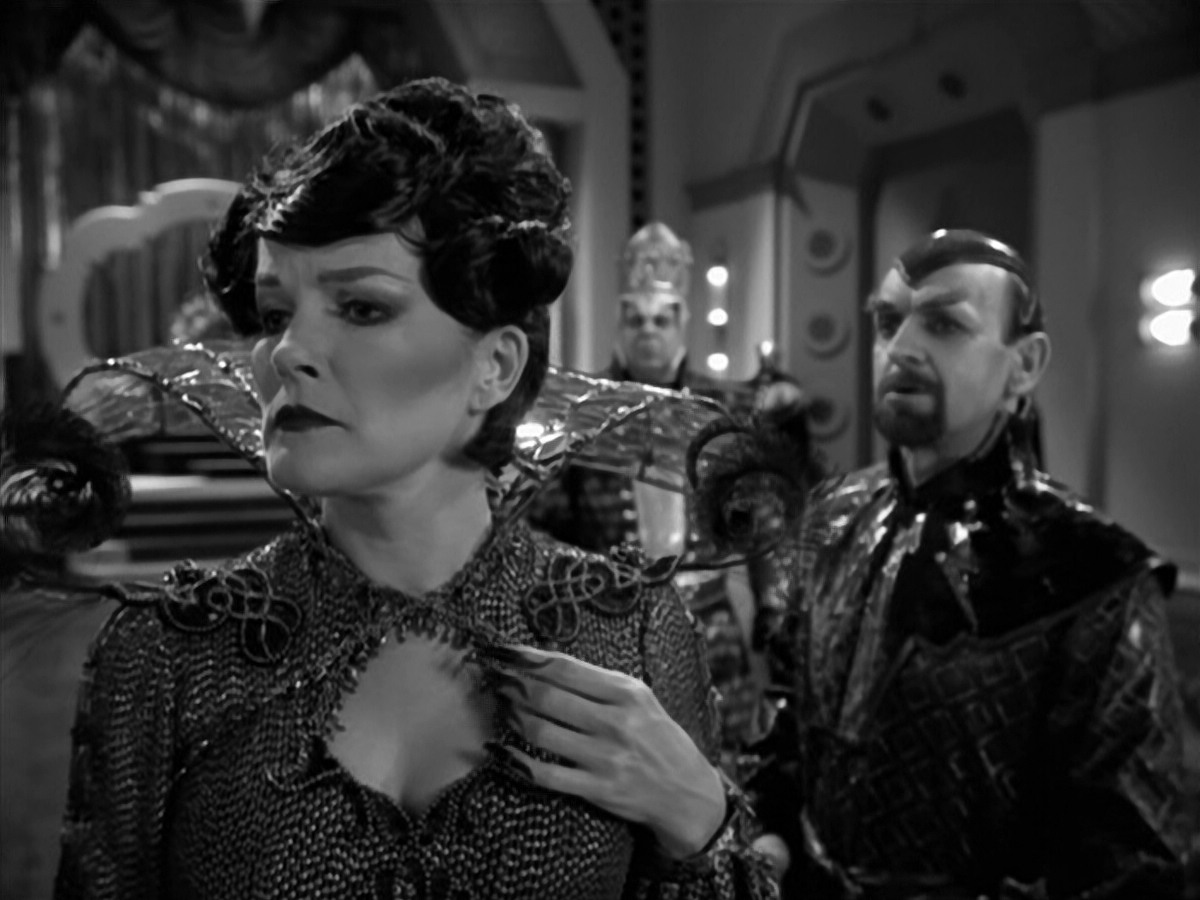 extant_StarTrek_VOY_5x12-BrideOfChaotica_02812.jpg