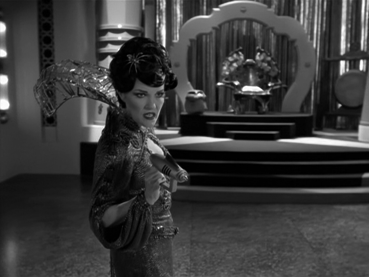 extant_StarTrek_VOY_5x12-BrideOfChaotica_03279.jpg