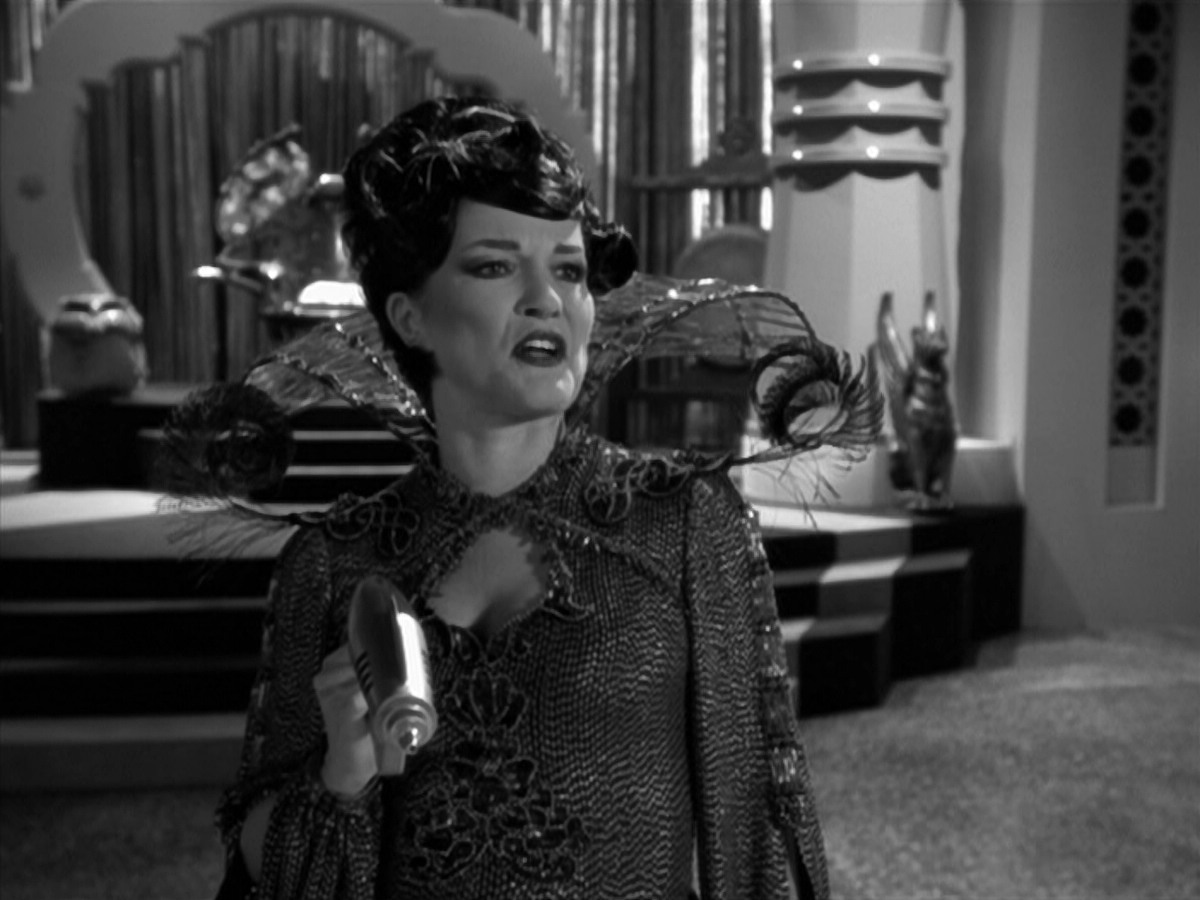 extant_StarTrek_VOY_5x12-BrideOfChaotica_03288.jpg