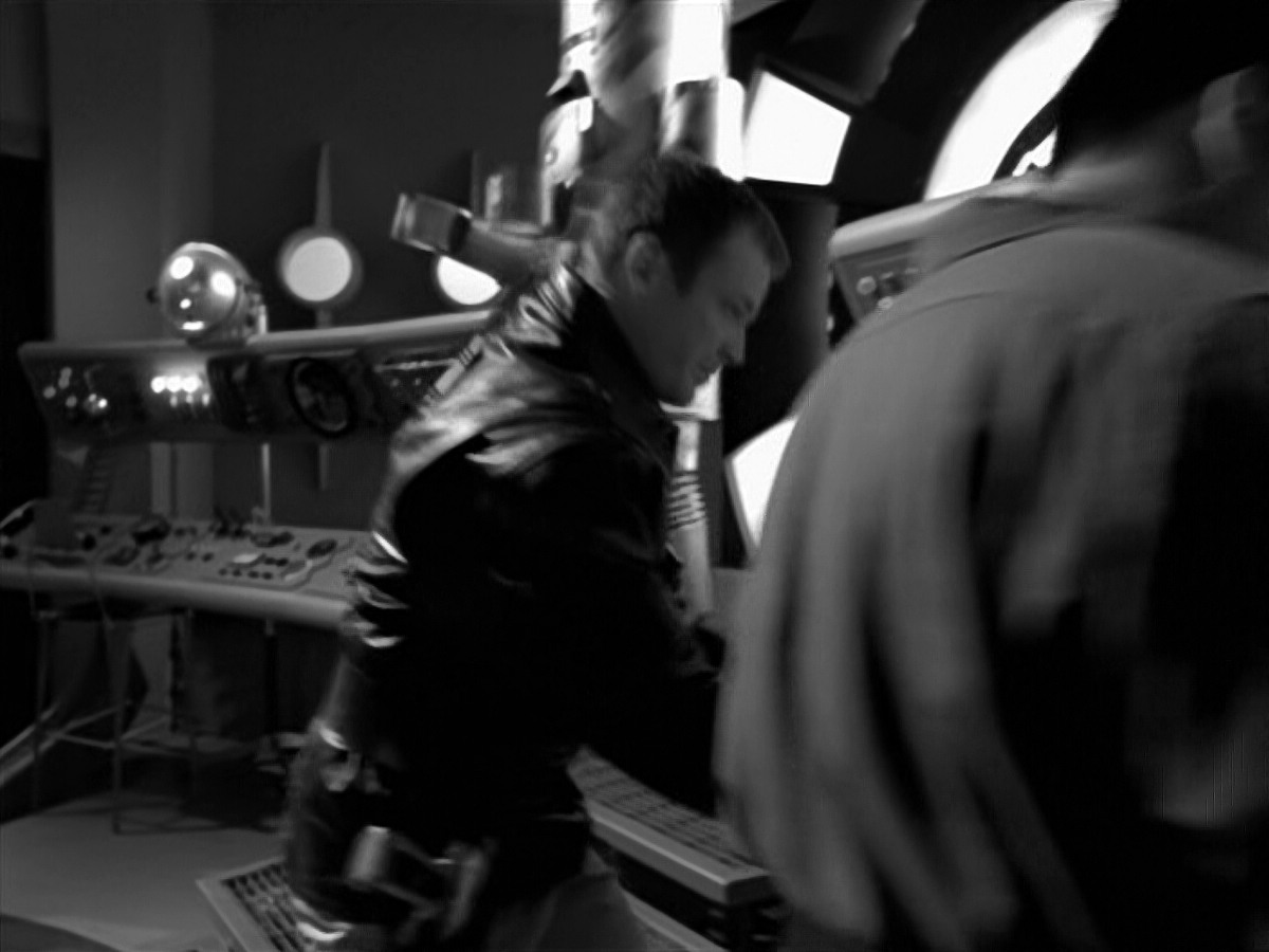 extant_StarTrek_VOY_5x12-BrideOfChaotica_03344.jpg