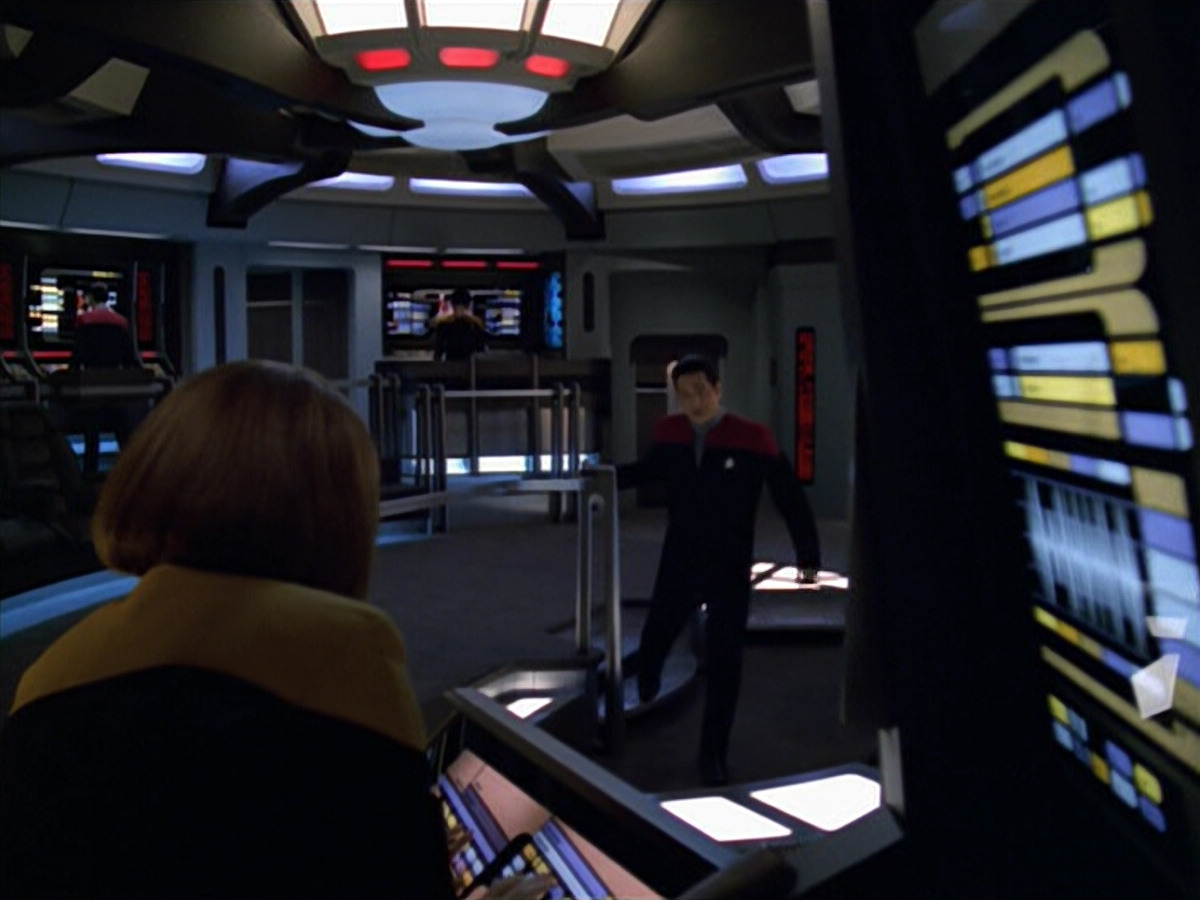 extant_StarTrek_VOY_5x12-BrideOfChaotica_03386.jpg