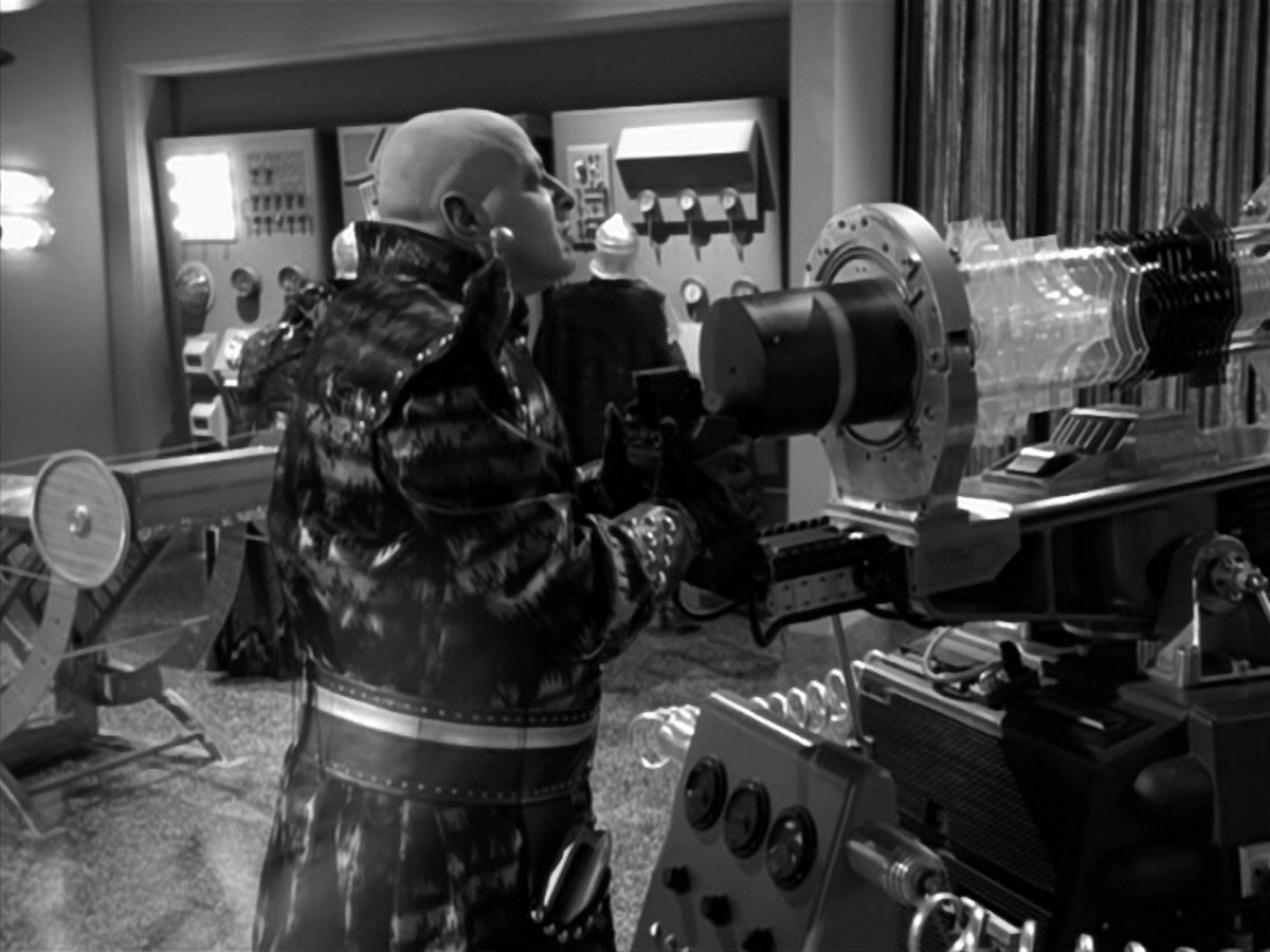 extant_StarTrek_VOY_5x12-BrideOfChaotica_03461.jpg