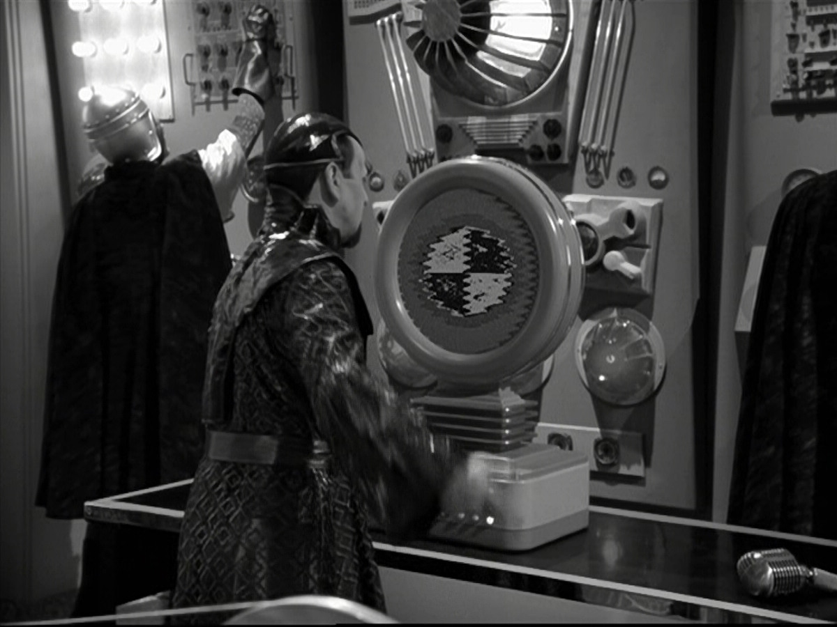 extant_StarTrek_VOY_5x12-BrideOfChaotica_03487.jpg