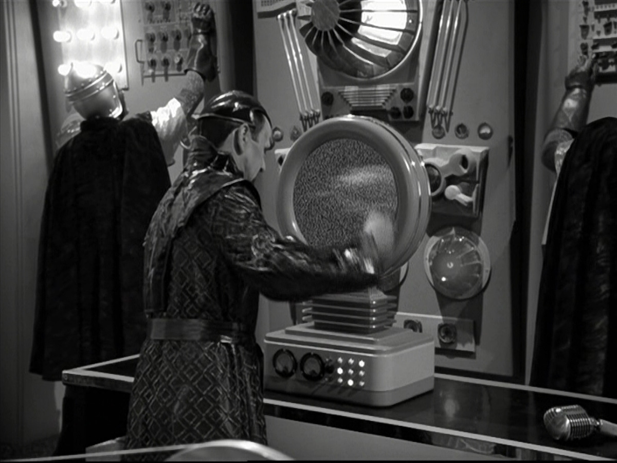 extant_StarTrek_VOY_5x12-BrideOfChaotica_03488.jpg