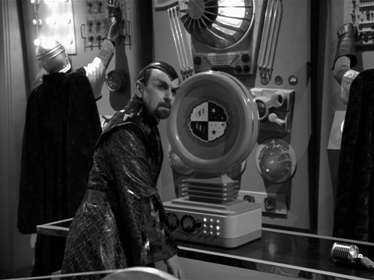 extant_StarTrek_VOY_5x12-BrideOfChaotica_03528.jpg