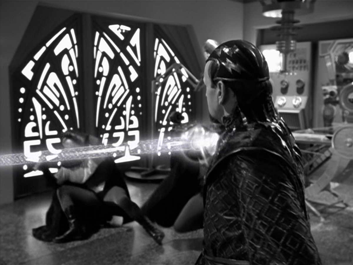 extant_StarTrek_VOY_5x12-BrideOfChaotica_03549.jpg