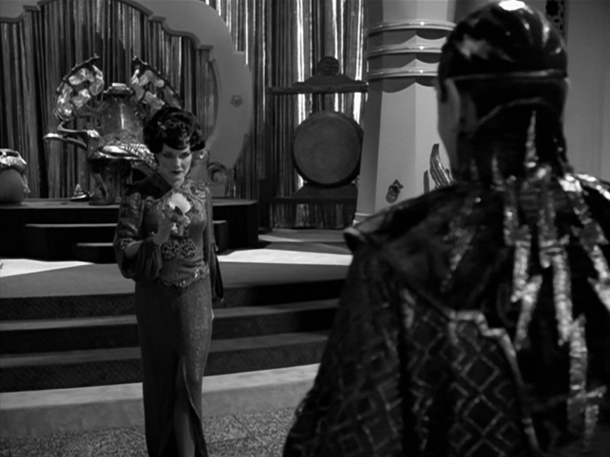 extant_StarTrek_VOY_5x12-BrideOfChaotica_03566.jpg