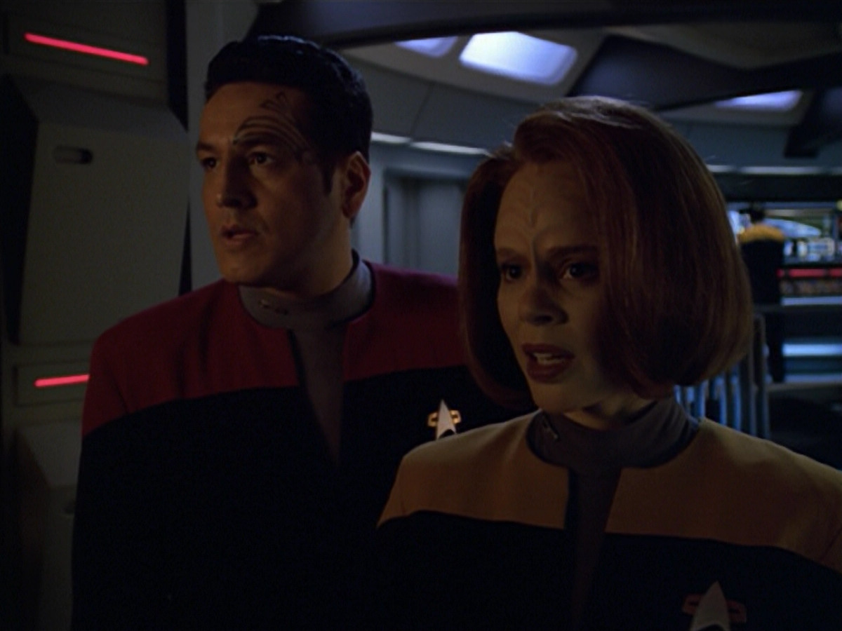 extant_StarTrek_VOY_5x12-BrideOfChaotica_03661.jpg