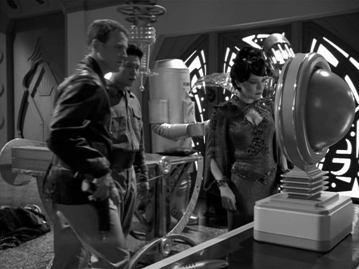 extant_StarTrek_VOY_5x12-BrideOfChaotica_03795.jpg