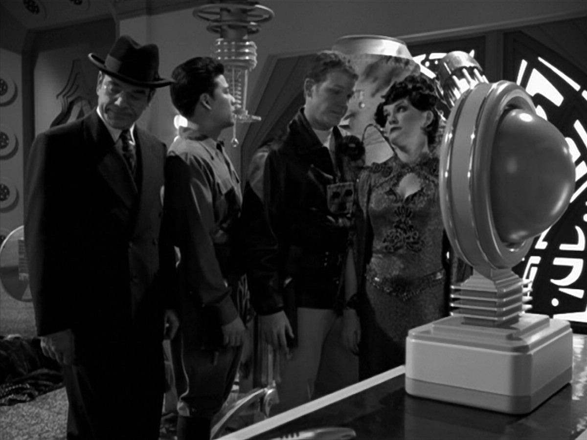 extant_StarTrek_VOY_5x12-BrideOfChaotica_03805.jpg